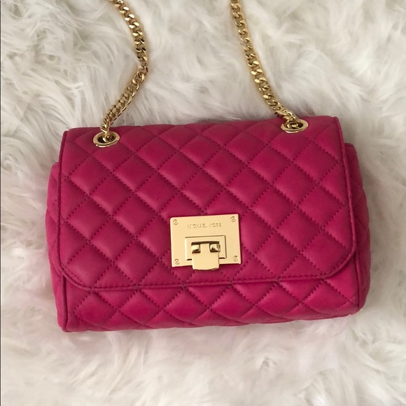 Michael Kors Handbags - Michael Kors Vivianne MD shoulder Flap Purse